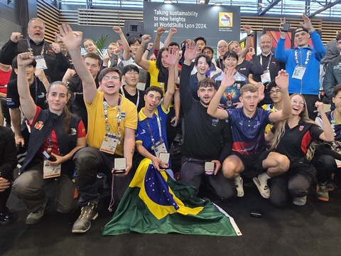 BASF Coatings renews its exclusive Global Industry Partnership agreement with WorldSkills International.